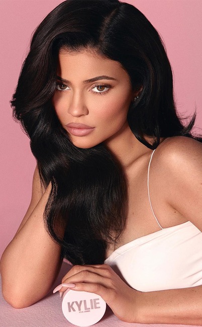 E-Comm: Kylie Jenner, Kylie Cosmetics