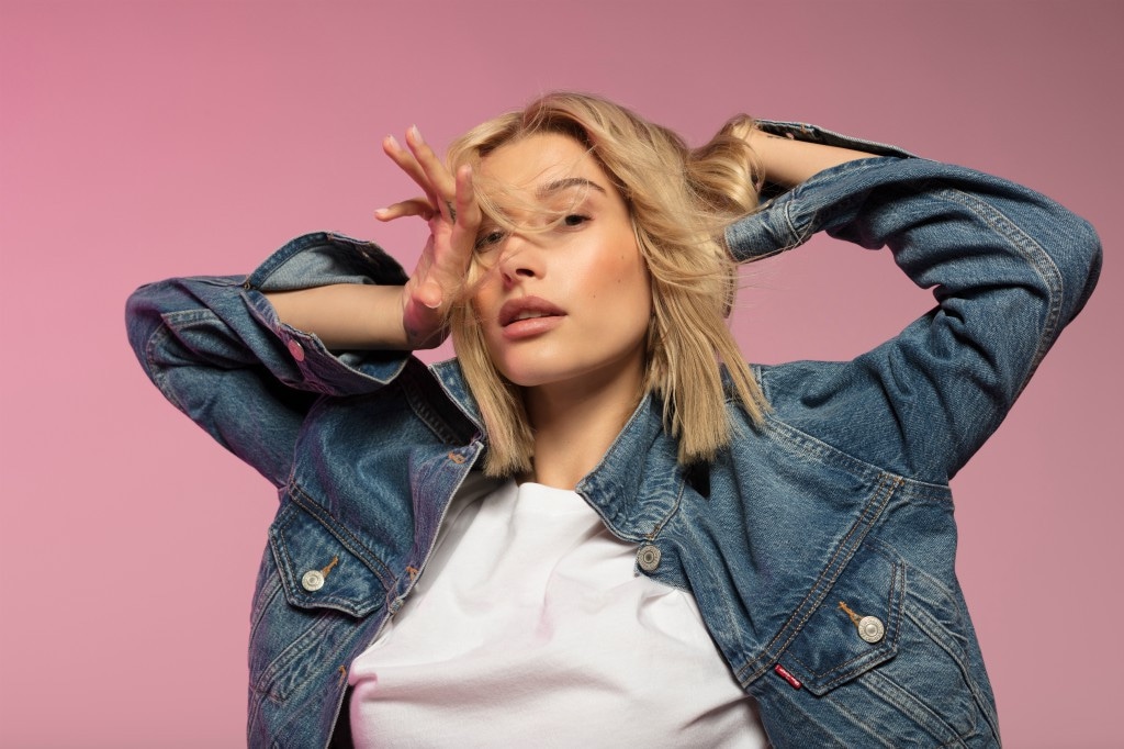 Hailey Baldwin, Levi's