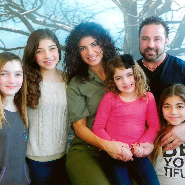 Teresa Giudice and Daughters Visit Joe Giudice in ICE Custody on His B