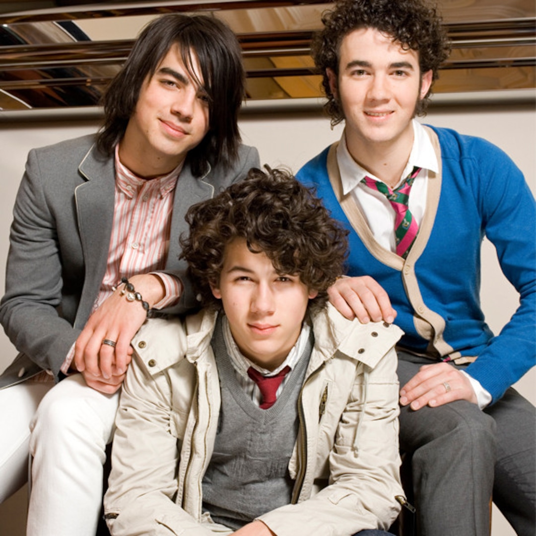 The Jonas Brothers Recreate an Iconic Camp Rock Scene—Side Bangs ...