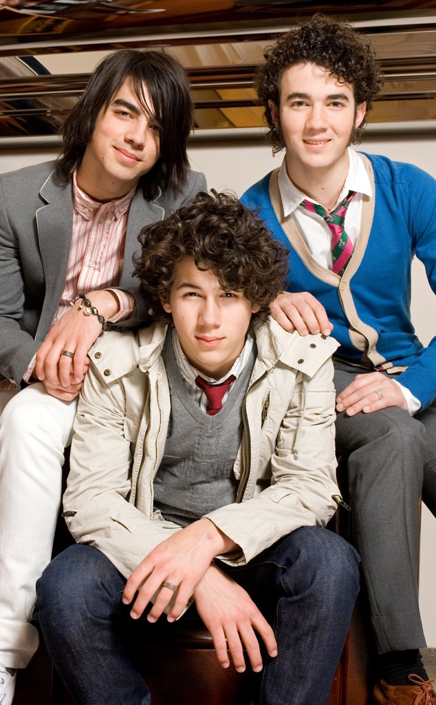 herfst Cerebrum pint Miley Cyrus Asks the Jonas Brothers About Their Purity Rings - E! Online