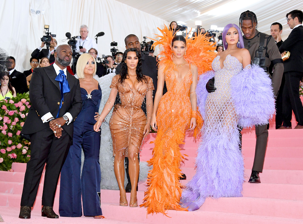 Kylie Jenner In Atelier Versace - 2019 Met Gala - Red Carpet