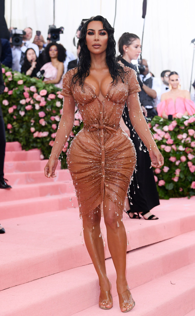 Kim Kardashians Personal Trainer Defends Her Physique at 2019 Met Gala  E! News