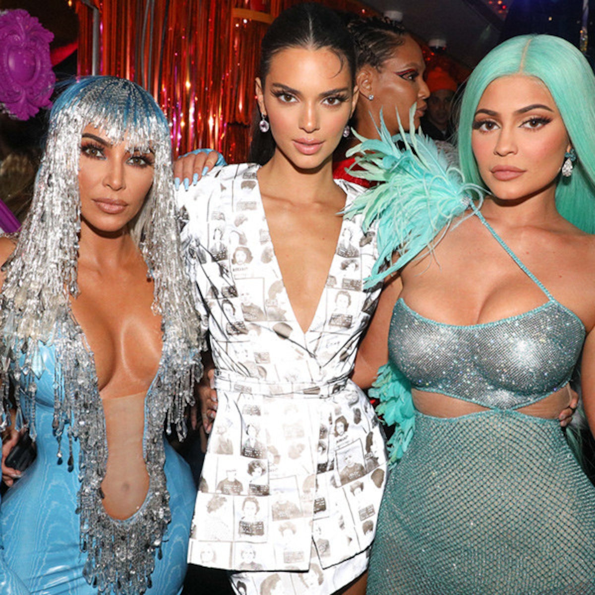 Kim Kardashian Teams Up With Kendall Kylie Jenner For Sexy Shoot E Online Kim Kardashian Teams Up With Kendall Kylie Jenner For Sexy Shoot E Online