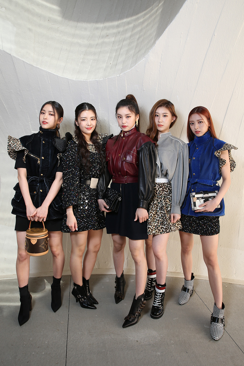  K Pop  Girl Group ITZY  Makes Their ICY Cool Comeback 