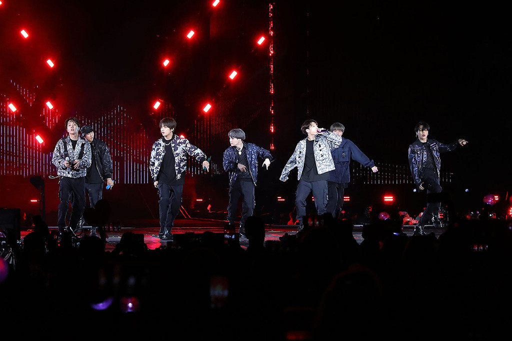 See Bts Dior Designed Stage Outfits In All Their Glory E Online Ap