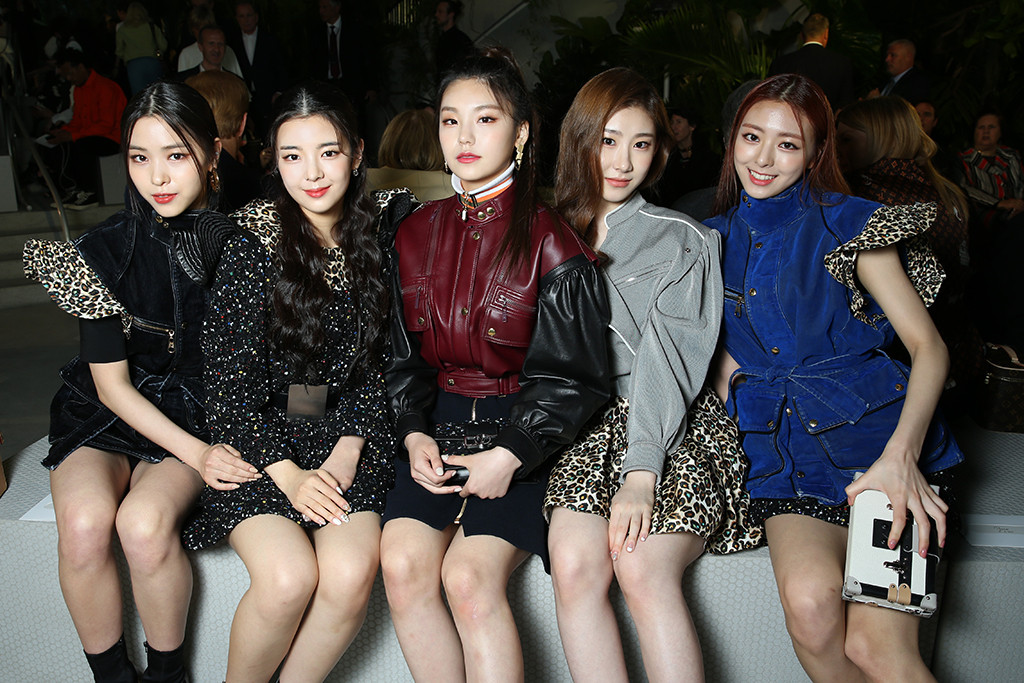 K-Pop Girl Group ITZY Officially Announces Fandom Name - E! Online - AP