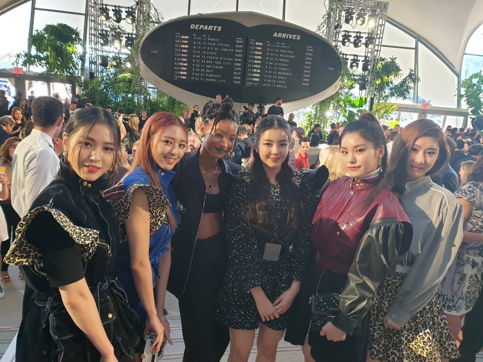 All The Celebrities That Met Itzy At The Louis Vuitton Cruise 2020 Show E Online Ap