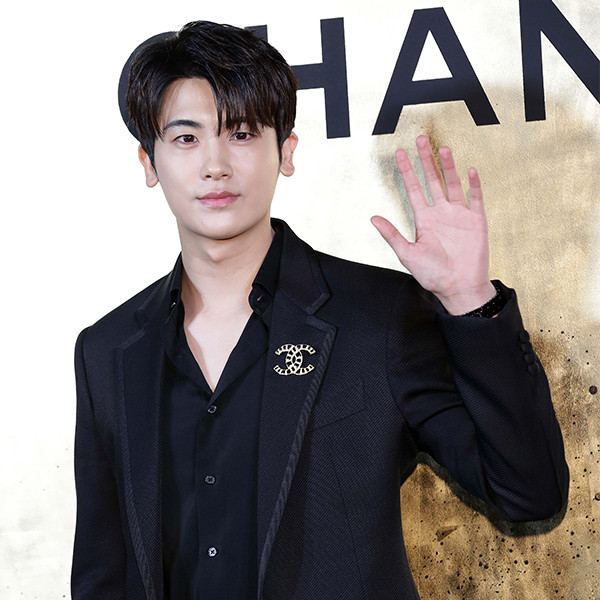 Park Hyung-Sik Has Officially Enlisted For Military Service - E! Online