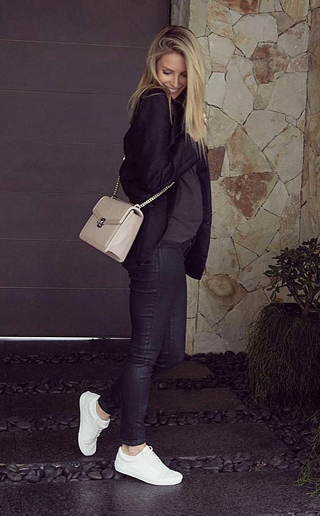 Jennifer Hawkins, Jake Wall