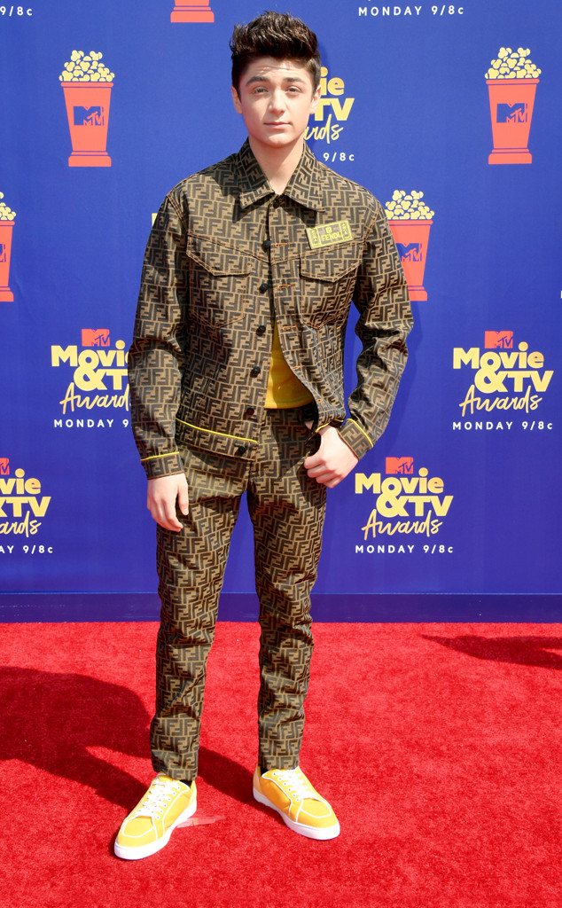 Photos from MTV Movie & TV Awards 2019: Red Carpet Fashion - Page 2