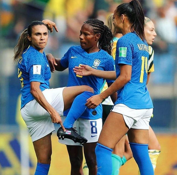 Marta Ensina Futebol De Graca Para Incentivar Mulheres No Esporte E Online Brasil