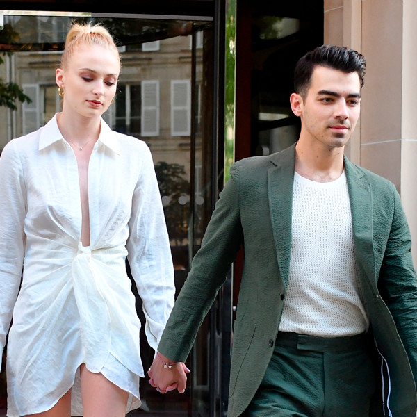 Joe Jonas Et Sophie Turner Prouvent Leur Statut De Couple A Paris