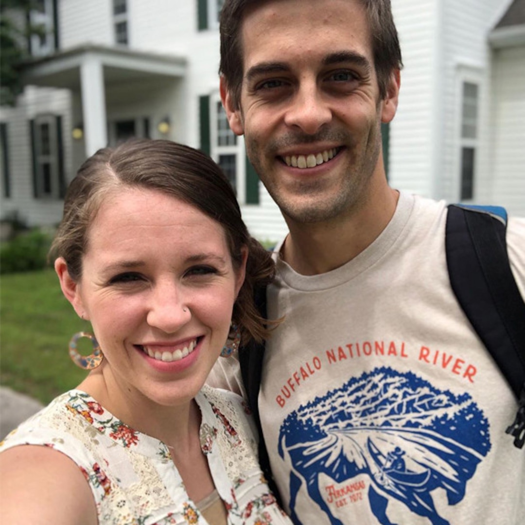 Jill Duggar and Husband Study Kama Sutra on 5th Wedding ...