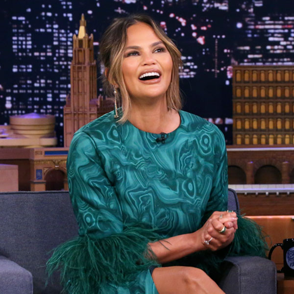 Photos from Chrissy Teigen's Funniest Tweets - E! Online