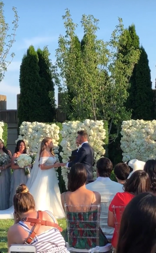 Lisa Vanderpump More Stars Attend Jax Brittany S Wedding E Online