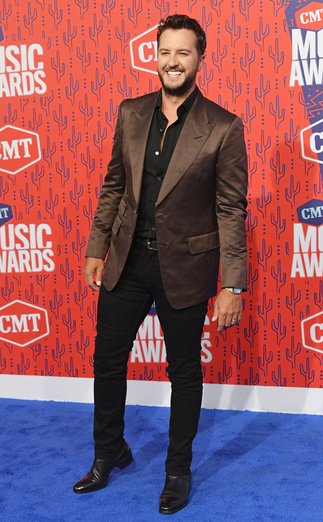 Luke Bryan from CMT Music Awards 2019: Red Carpet Fashion | E! News