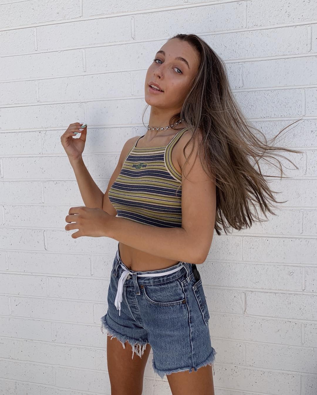 emma chamberlain flared leggings