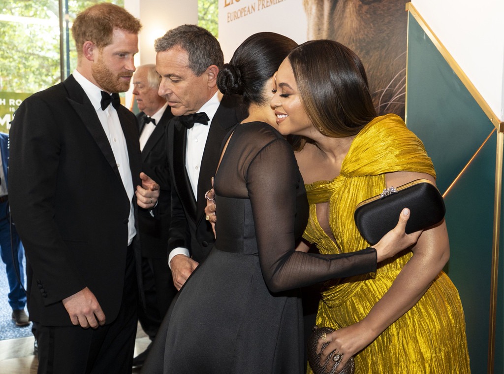 Beyoncé Looks Like A Royal And Hugs Meghan Markle At Lion King Premiere 