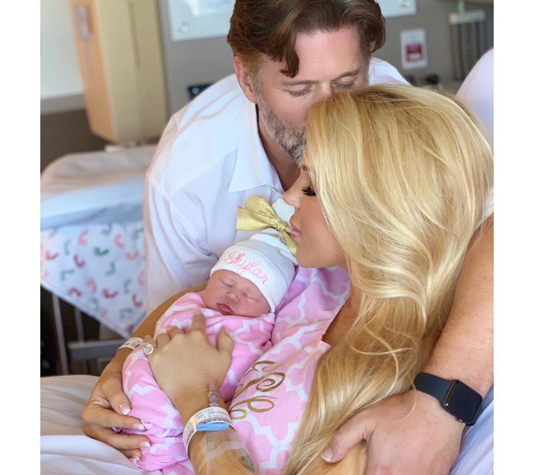 Triple Threat from Gretchen Rossi's First Photos of Baby Skylar E! News