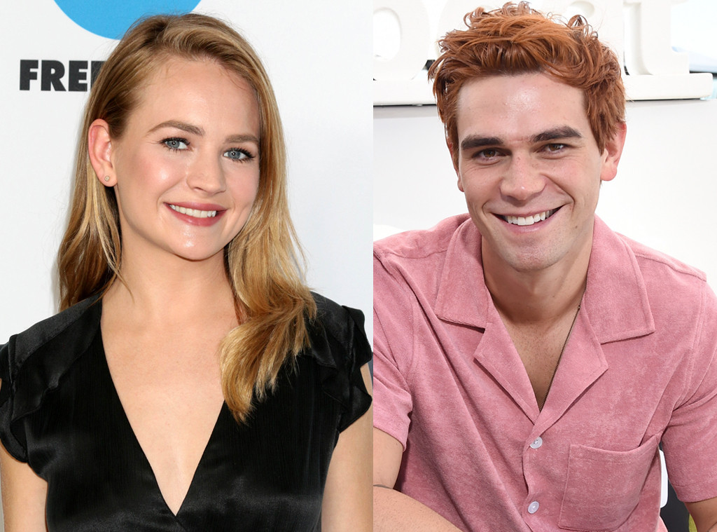 Kj Apa And Britt Robertson Pack On The Pda At Comic Con 2019 Party