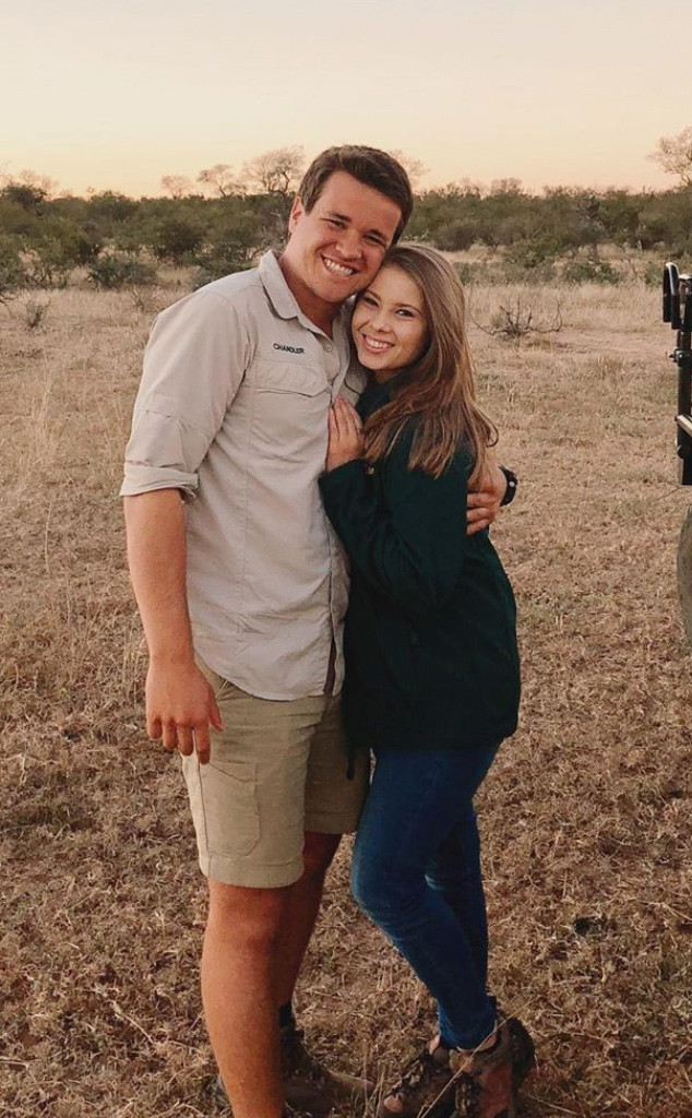 How Bindi Irwin Is Honoring Her Late Father Steve Irwin At Her Wedding E Online Ca