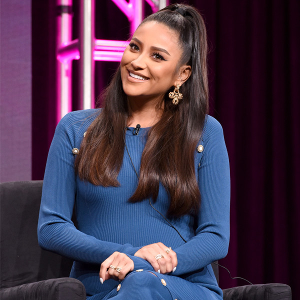 Pregnant Shay Mitchell Confesses To Wearing Diapers 8046