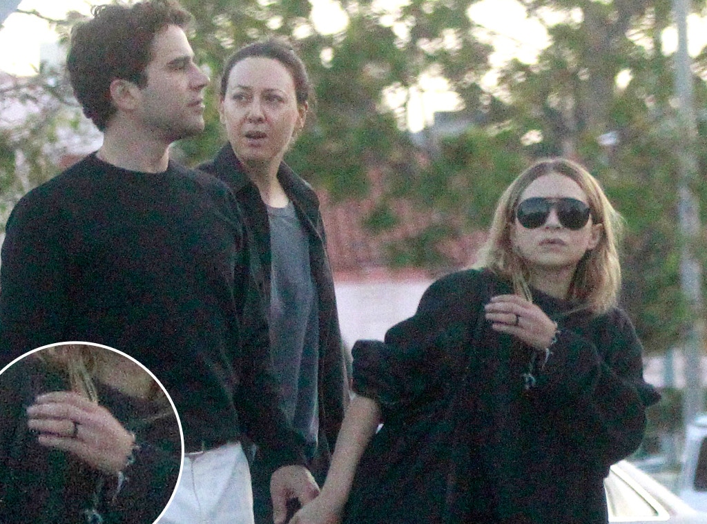 Ashley Olsen, engagement ring