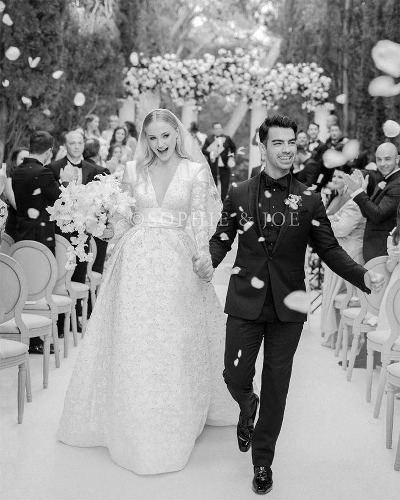 Sophie Turner & Joe Jonas Share Never-Before-Seen Wedding Photos