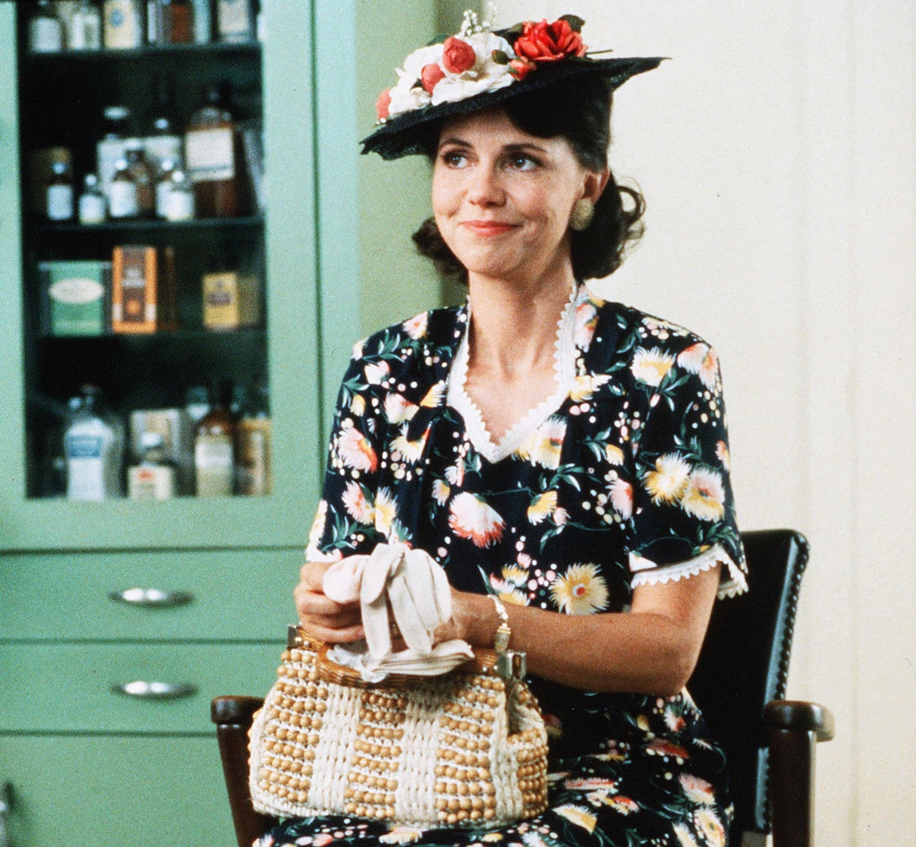 All 95+ Images how old was sally field in forrest gump Stunning