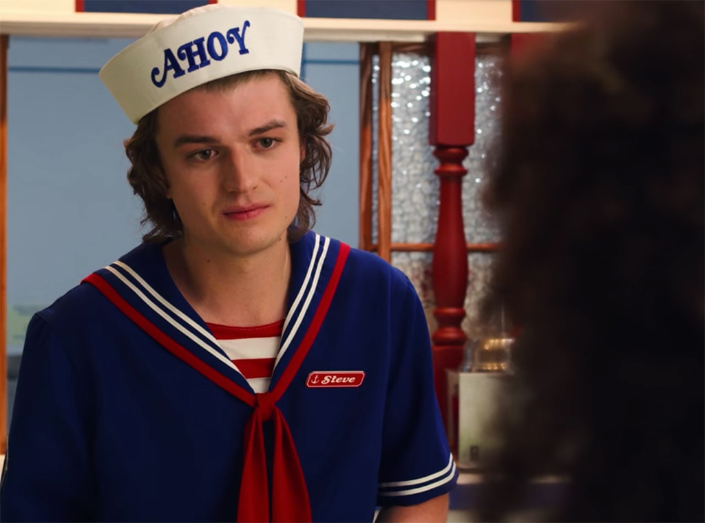 Scoops Ahoy From All About The Stranger Things 3 Costumes E News