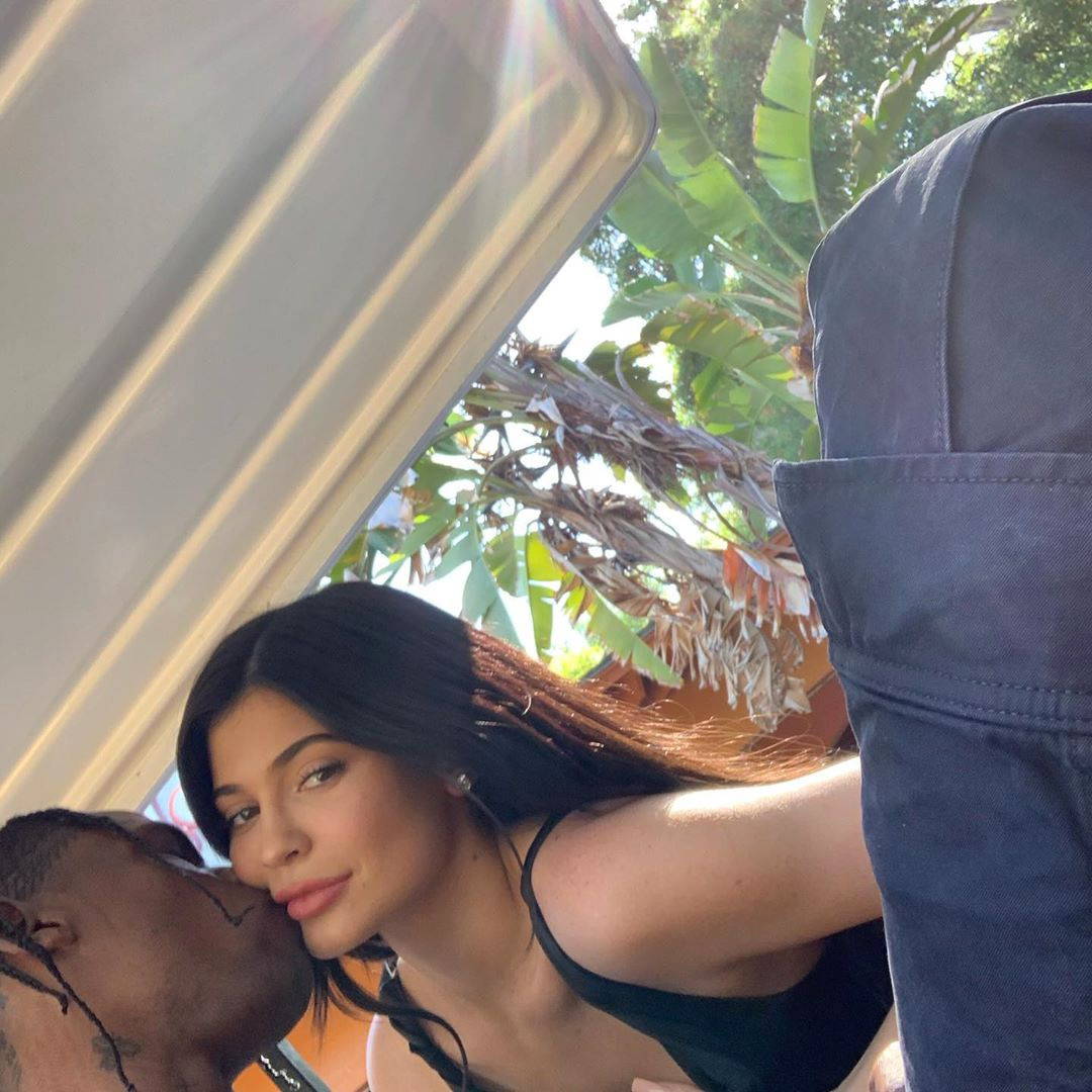 Kylie Jenner S Family Shares Cute Throwback Pics On 22nd Birthday E Online