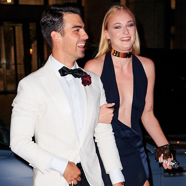 joe jonas white suit