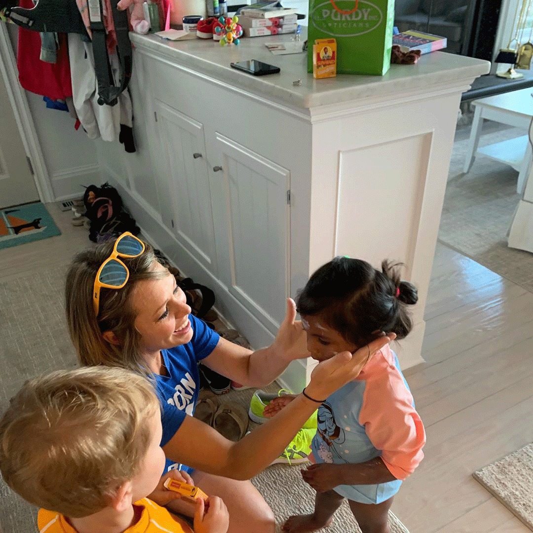 Hoda Kotb and Dylan Dreyer's Kids Have Adorable Beach Date | E! News