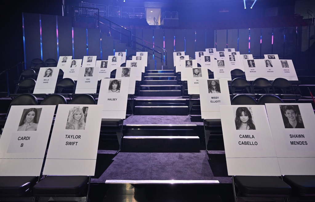 2019 MTV VMAs, Seating Cards