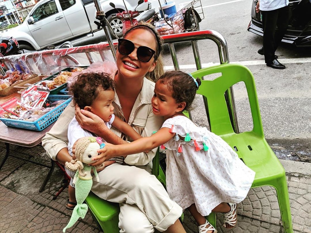 Chrissy Teigen, Miles, Luna, Instagram