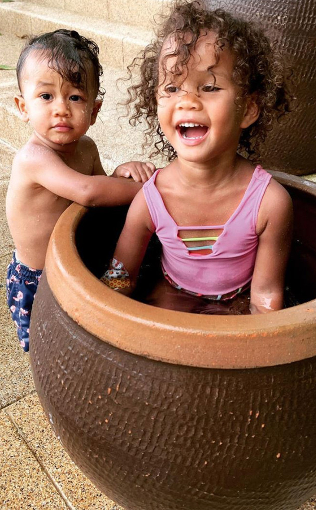 Chrissy Teigen, Luna, Miles