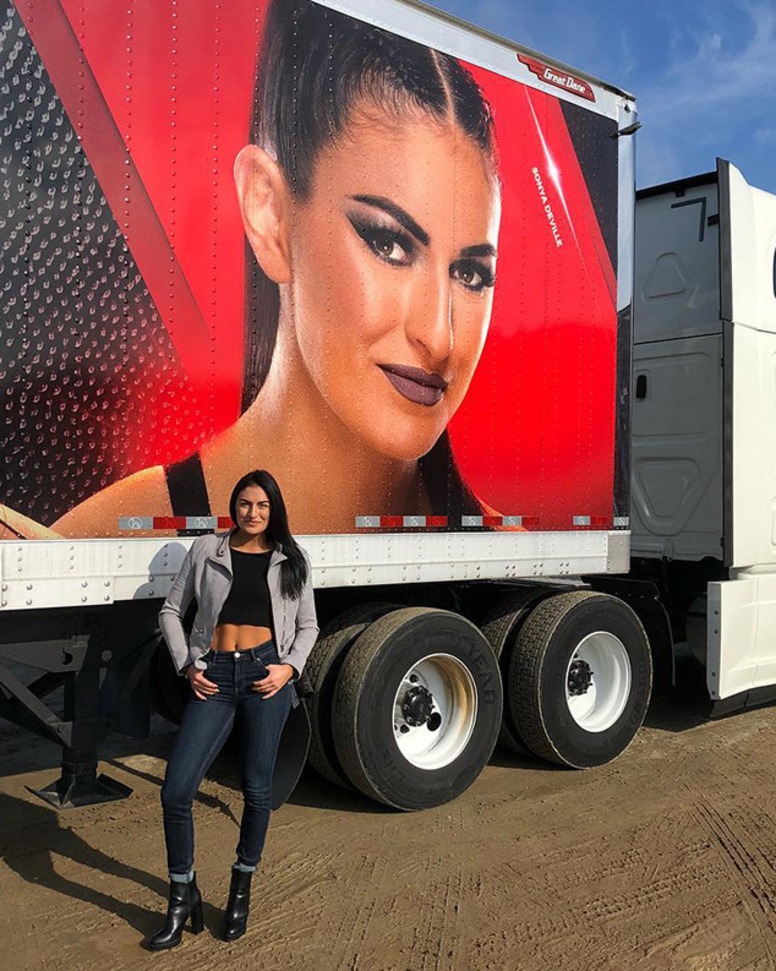 Sonya Deville, Total Divas, Meet New Diva