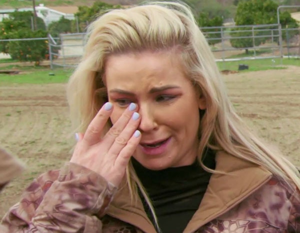 Nattie Neidhart Breaks Down Over Her Dad’s Death in New Promo | E! News