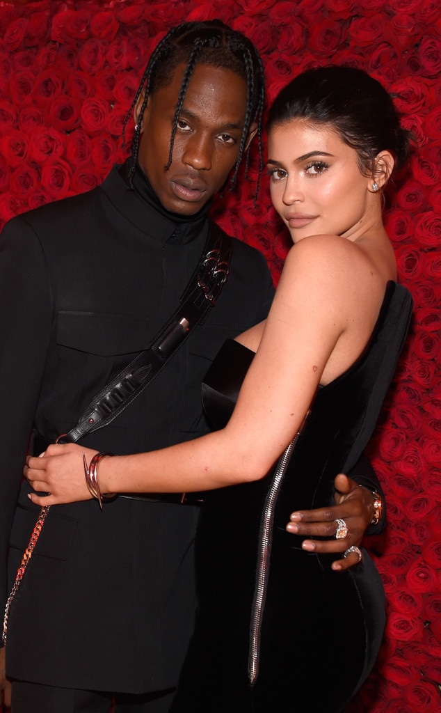  Travis Scott (L) and Kylie Jenner