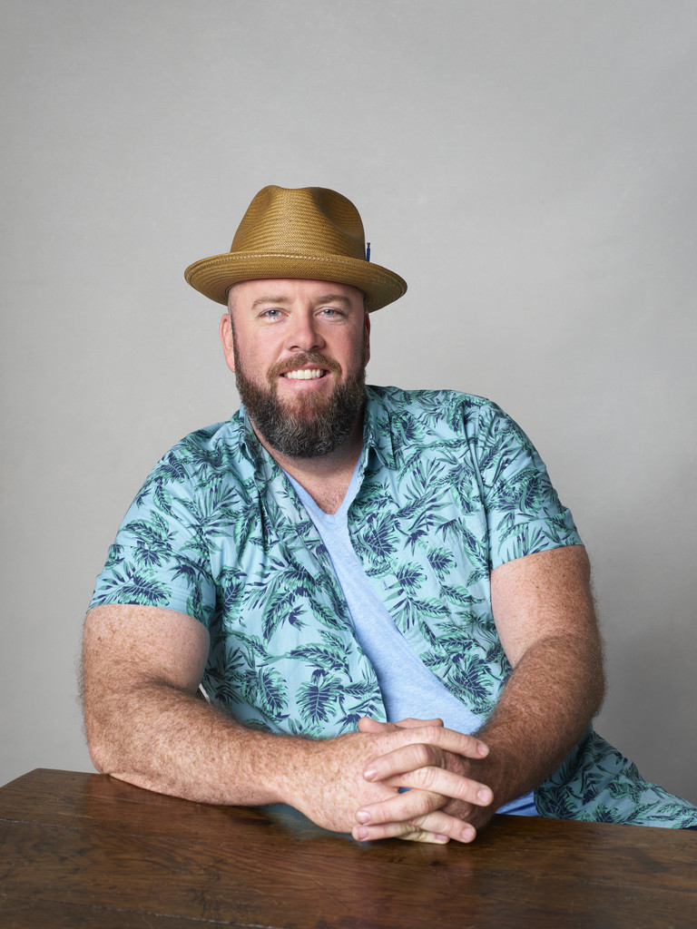 Chris Sullivan as Toby Damon from This Is Us Season 4 Cast Photos | E! News