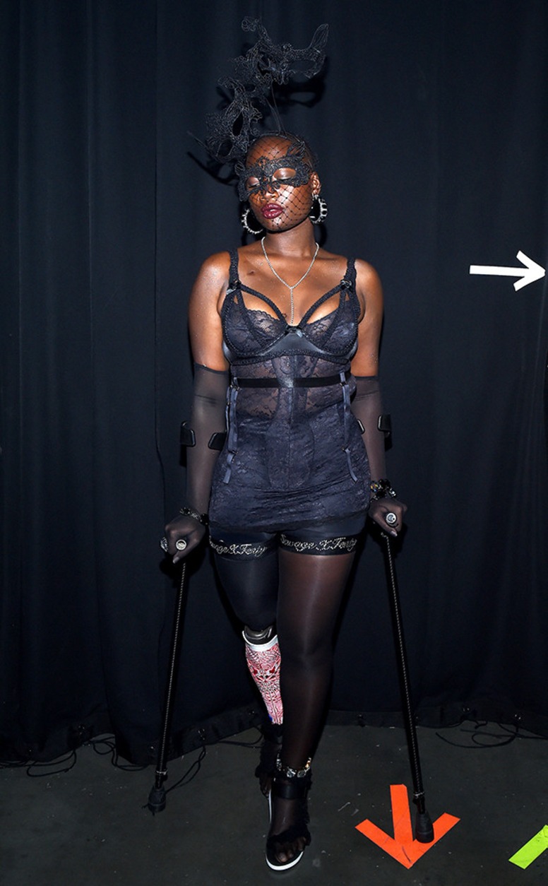 Photos From Rihanna S 19 Savage X Fenty Show Looks E Online Photos From Rihanna S 19 Savage X Fenty Show Looks E Online