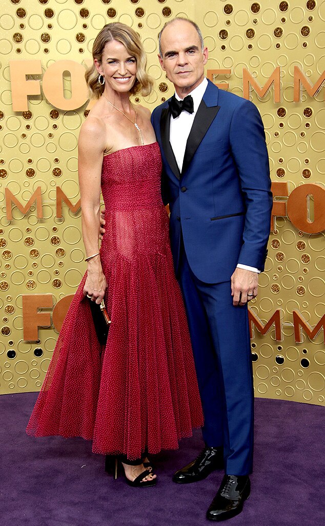 Karen Kelly And Michael Kelly From 2019 Emmys Red Carpet Couples E News