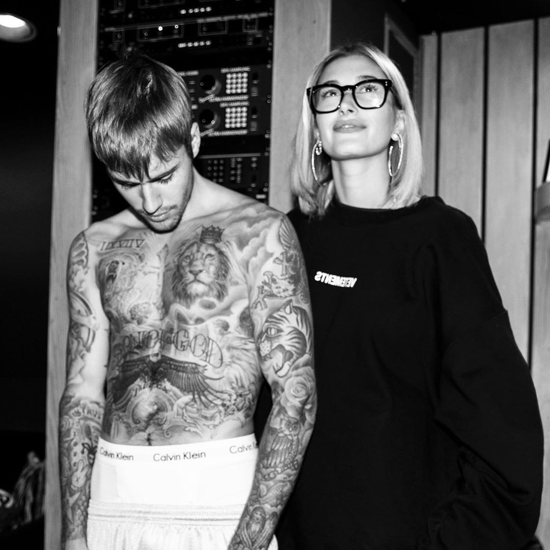 ความหมายเบื้องหลังชื่อทารกของ Justin และ Hailey Bieber ถูกเปิดเผย