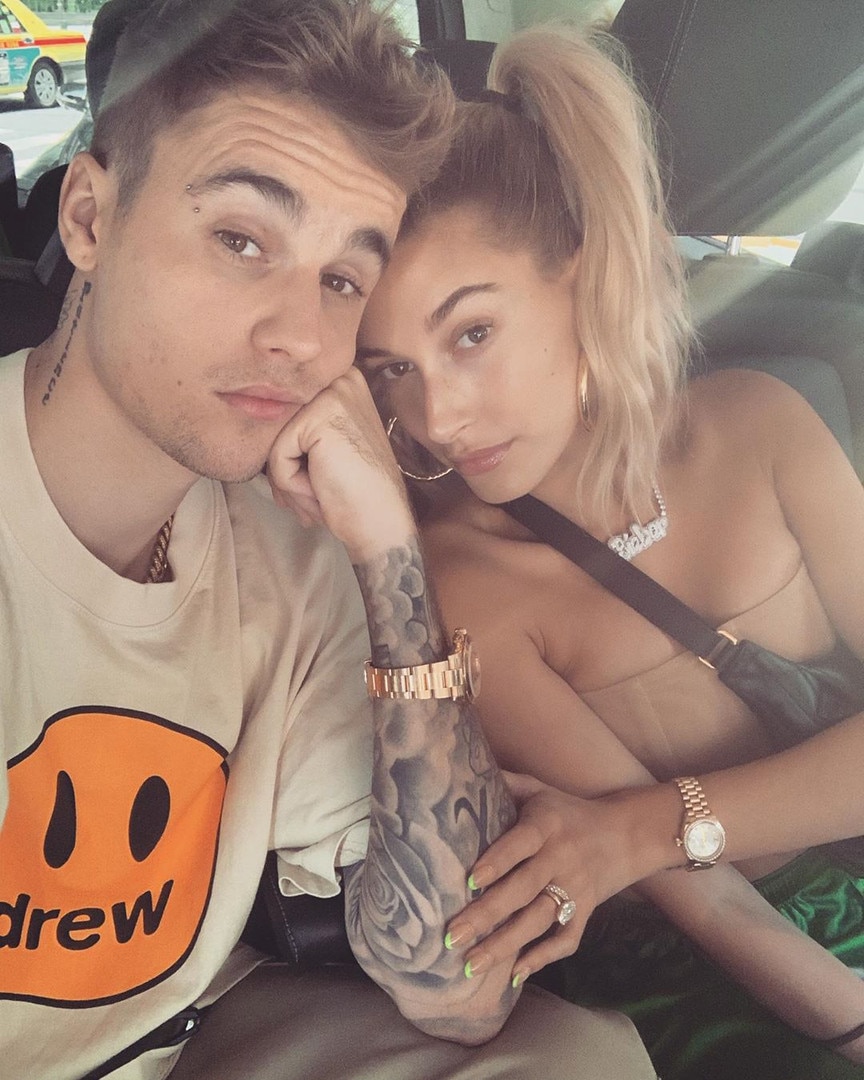 : Justin Bieber และ Hailey Bieber สนุกไปกับ Cheeky Date Night