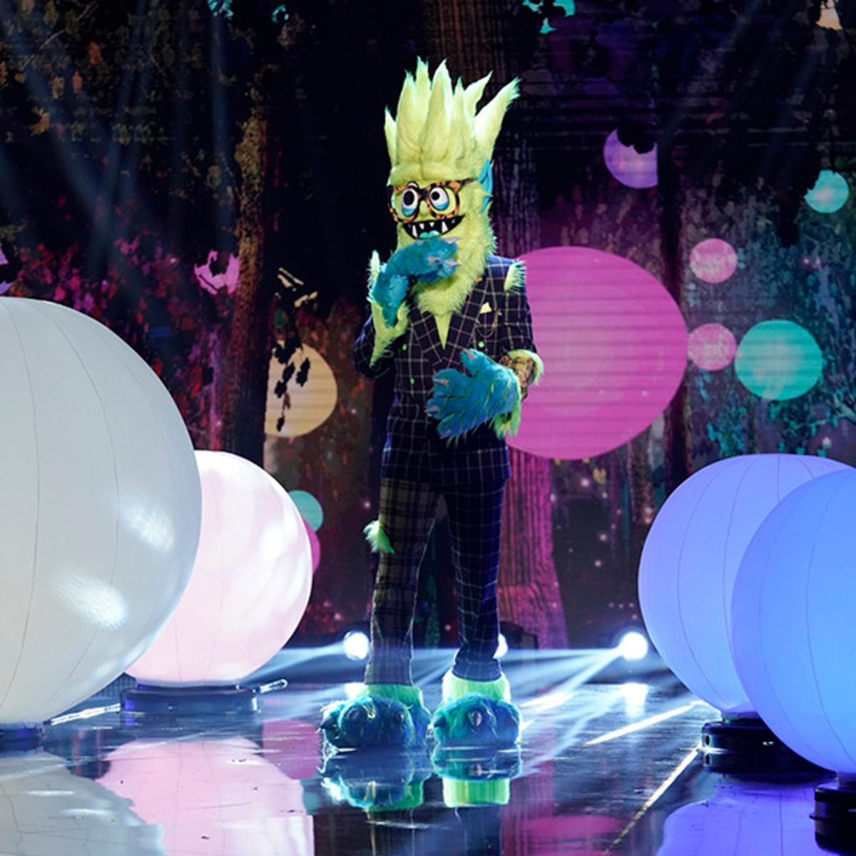 In a New Masked Singer Promo, Thingamajig Sings Kacey ...