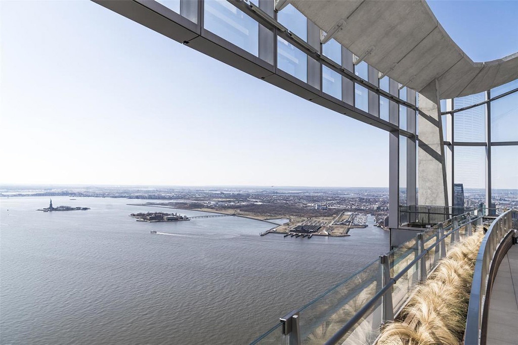 An Outdoor Oasis from Inside Wendy Williams' New York Bachelorette Pad