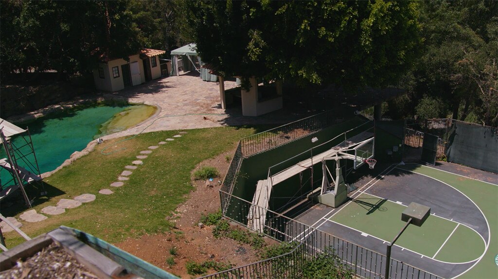 Will Scott Disick Invest in Mark Wahlberg's $12.4 Million Property? | E