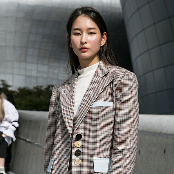 The Best Street Style From Seoul Fashion Week Spring 2020 E Online Ap 1116