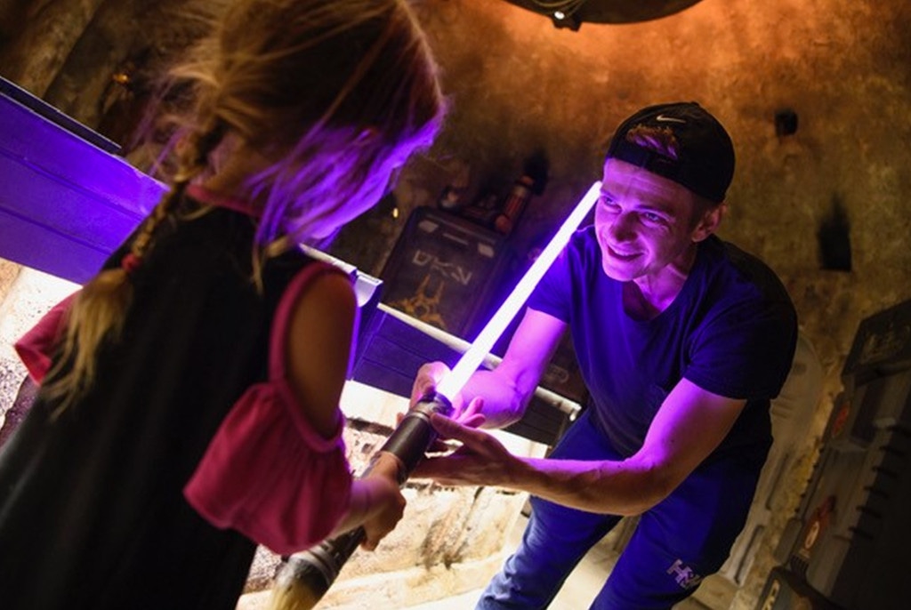 Hayden Christensen, Briar Rose Christensen, Disneyland, Star Wars: Galaxy's Edge